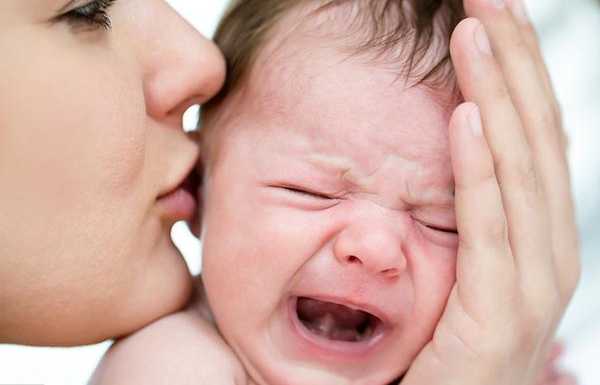 宝宝为什么容易扁桃体发炎，宝妈们又该怎么办呢？