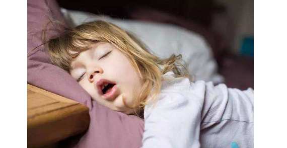 腺样体肥大睡觉姿势图，腺样体宝宝这样睡比较好！
